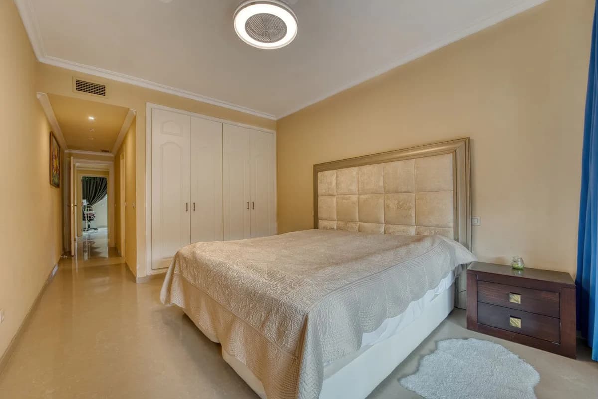 2 Bedroom Ground Floor Apartment for Sale in Marbella, Málaga - Image 7