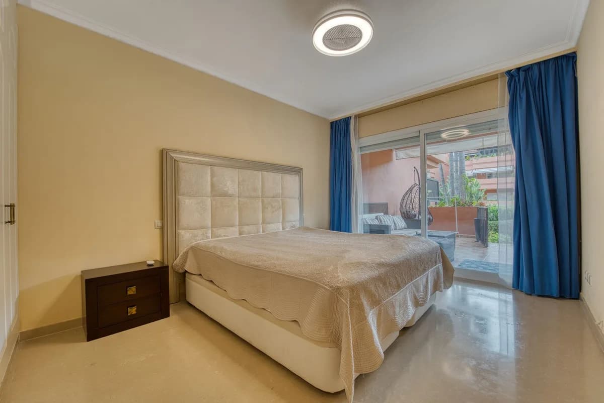 2 Bedroom Ground Floor Apartment for Sale in Marbella, Málaga - Image 8