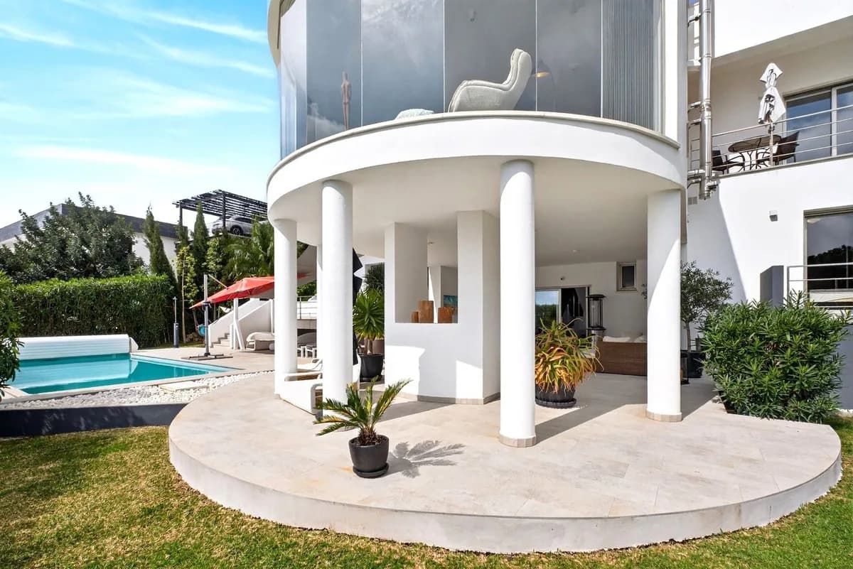 5 Bedroom Detached Villa for Sale in Valtocado, Málaga - Image 6
