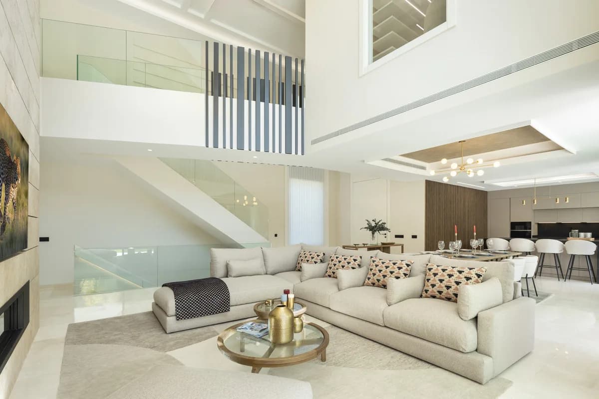 5 Bedroom Detached Villa for Sale in Nueva Andalucía, Málaga - Image 7