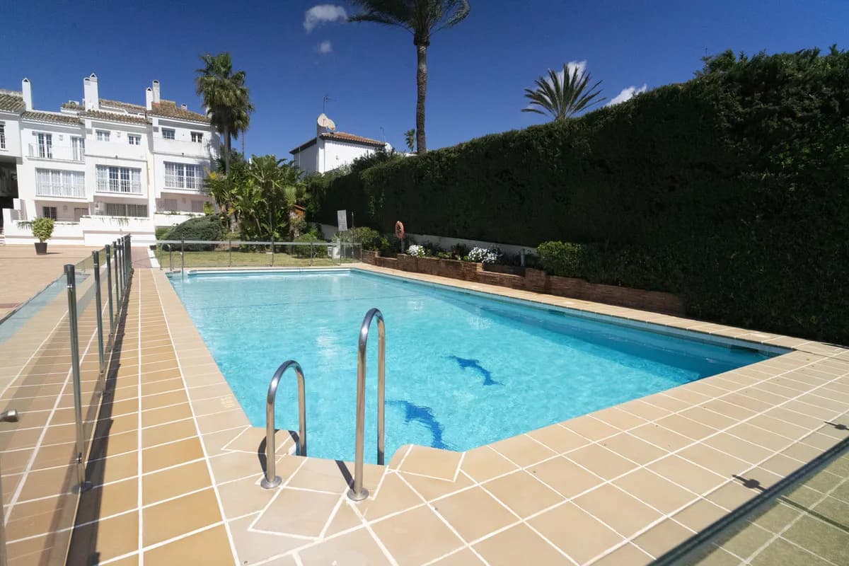 2 Bedroom Townhouse for Sale in Puerto Banús, Málaga - Image 8