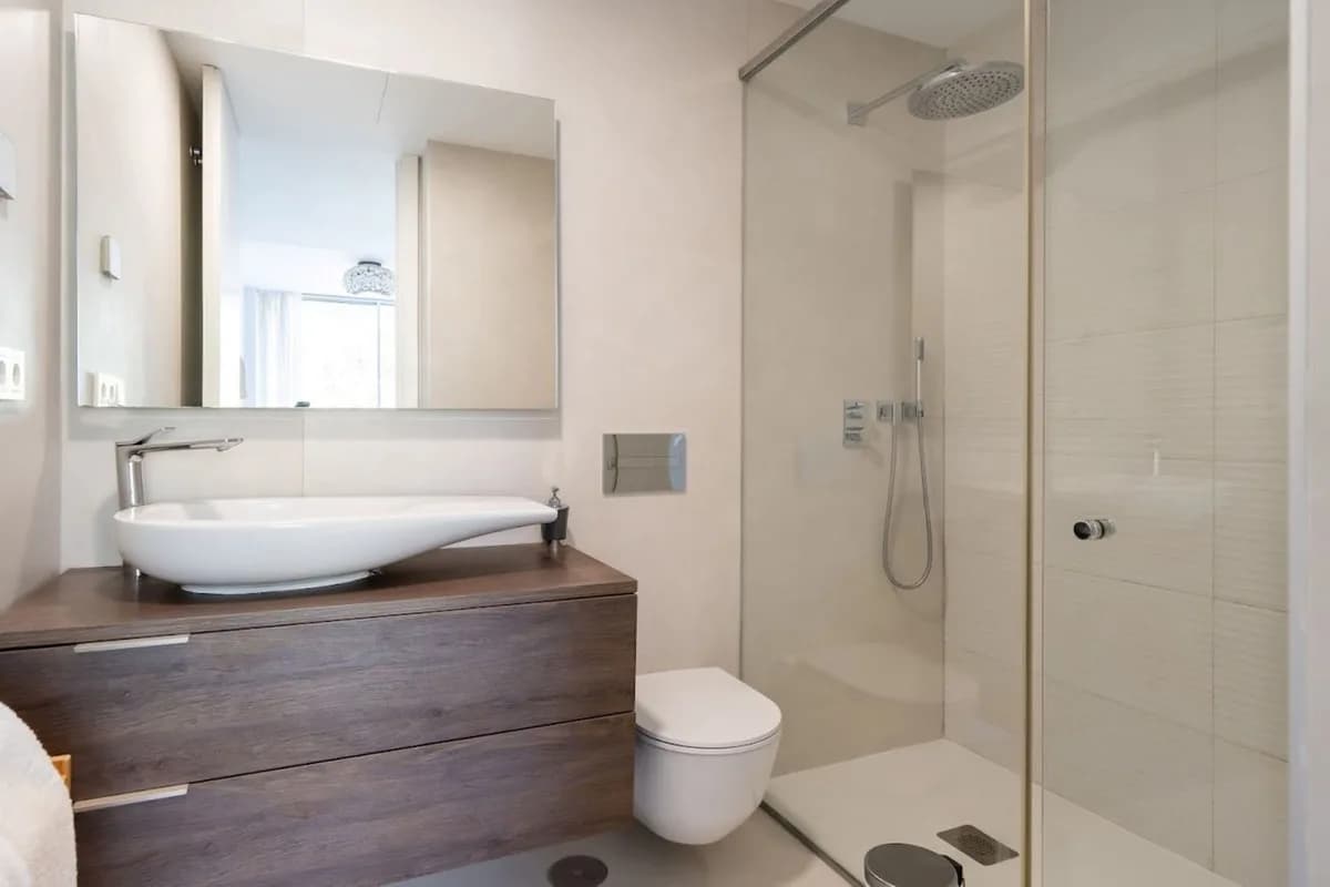 2 Bedroom Middle Floor Apartment for Sale in Estepona, Málaga - Image 7