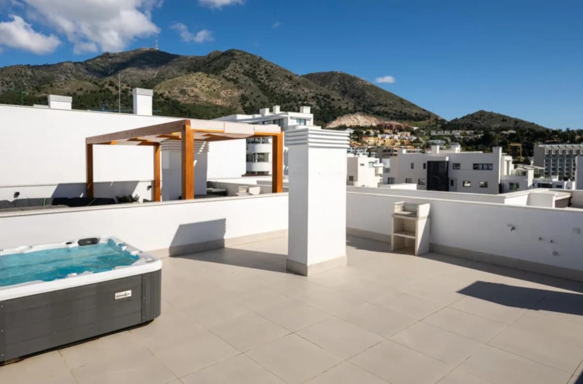 2 Bedroom Penthouse for Sale in Fuengirola, Málaga - Image 8