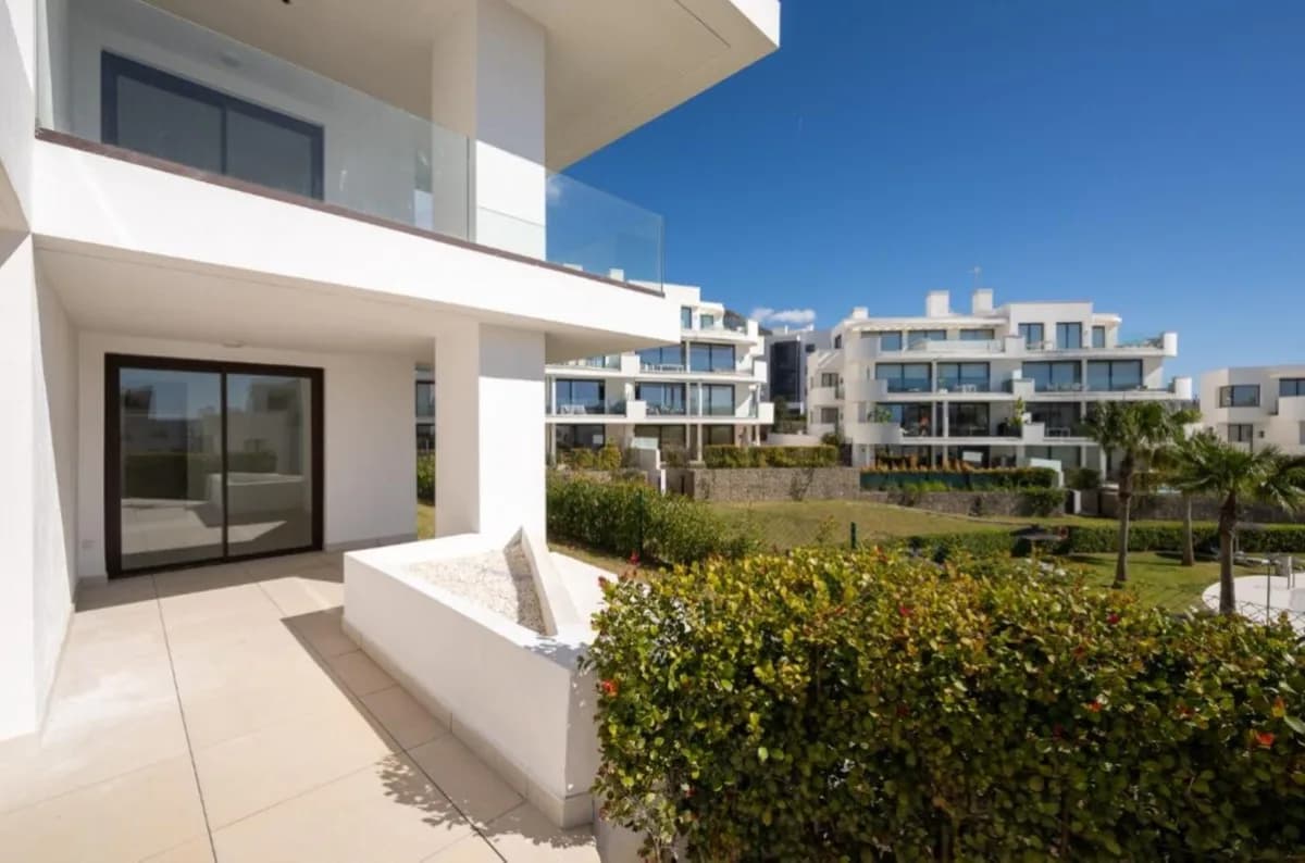 3 Bedroom Ground Floor Apartment for Sale in Fuengirola, Málaga - Image 3