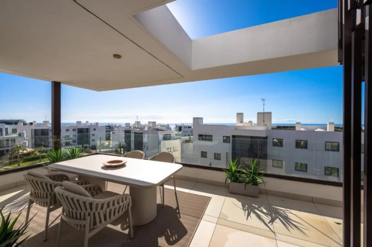 2 Bedroom Penthouse for Sale in Fuengirola, Málaga - Image 4