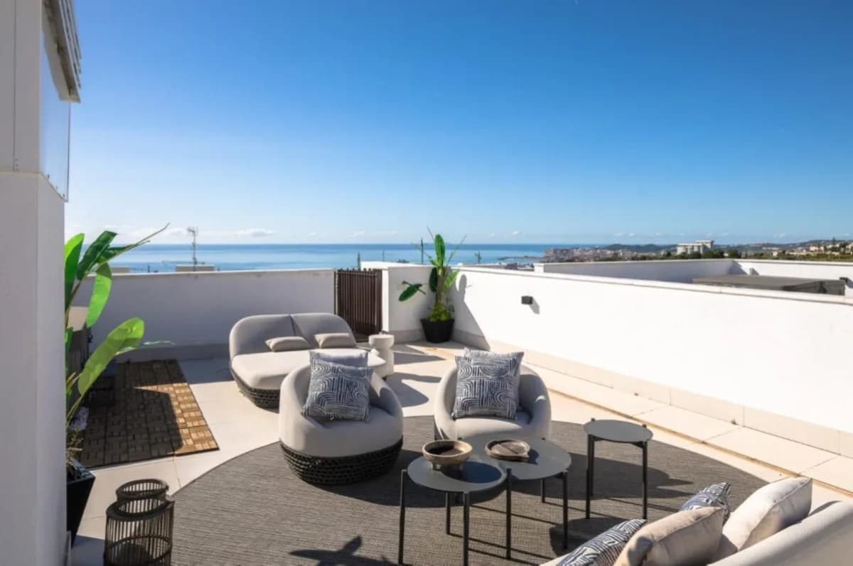 2 Bedroom Penthouse for Sale in Fuengirola, Málaga - Image 5