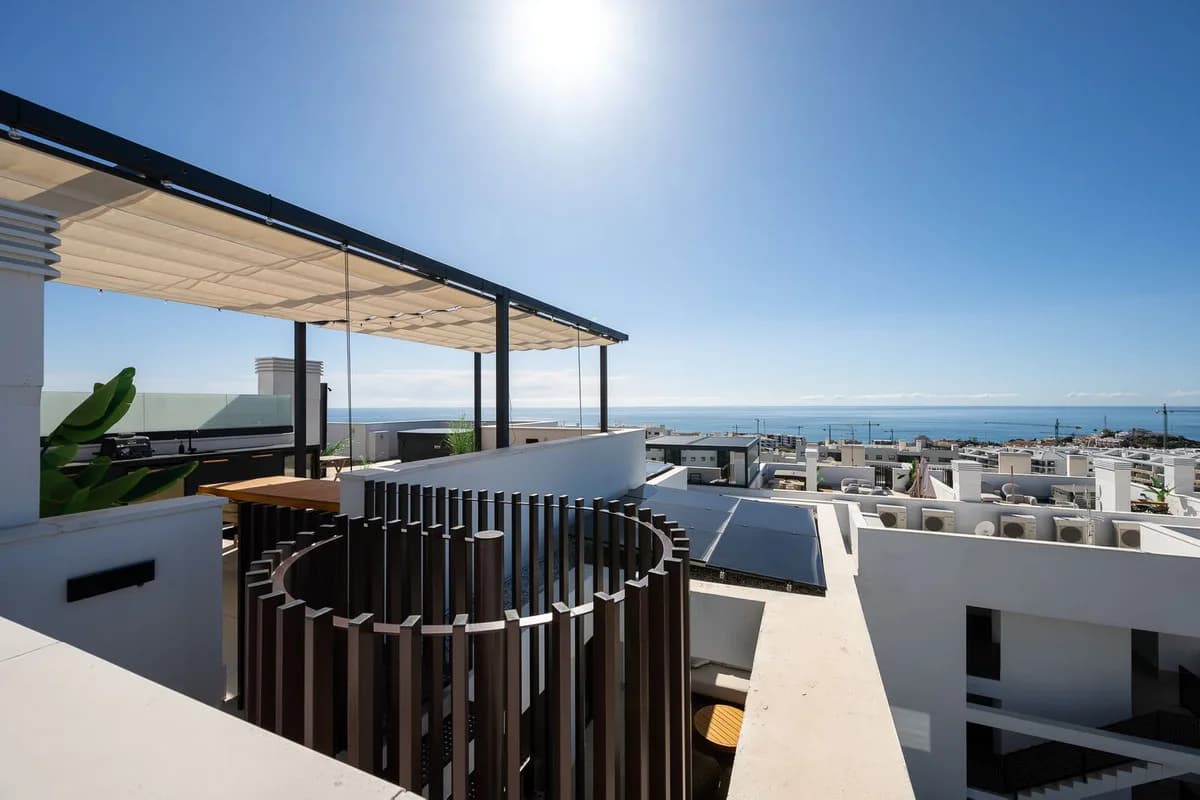 2 Bedroom Penthouse for Sale in Fuengirola, Málaga - Image 3