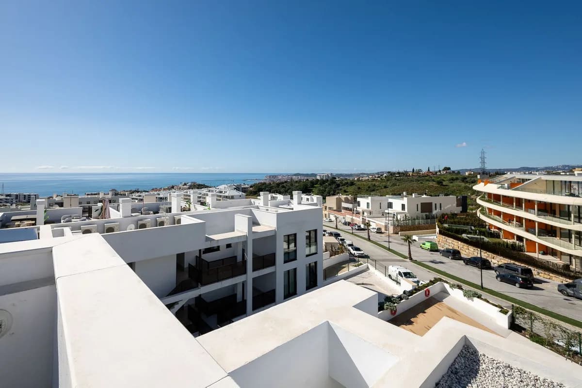 2 Bedroom Penthouse for Sale in Fuengirola, Málaga - Image 8