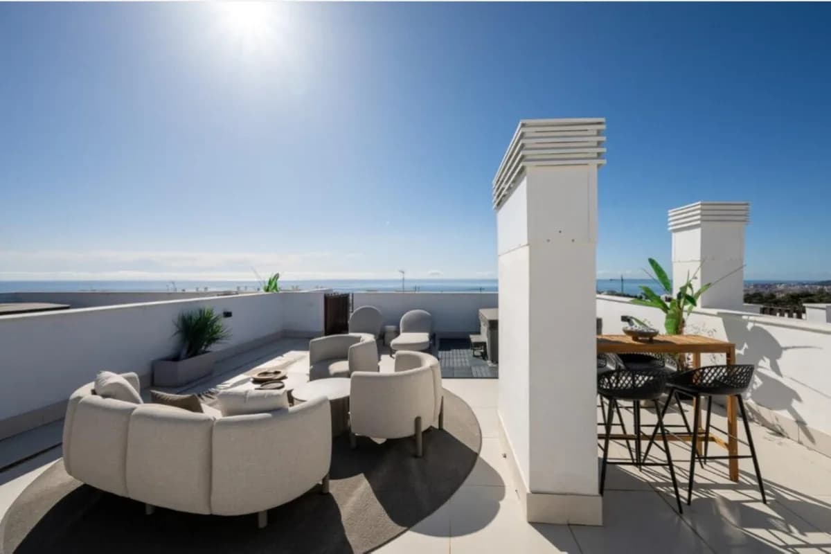 2 Bedroom Penthouse for Sale in Fuengirola, Málaga - Image 7
