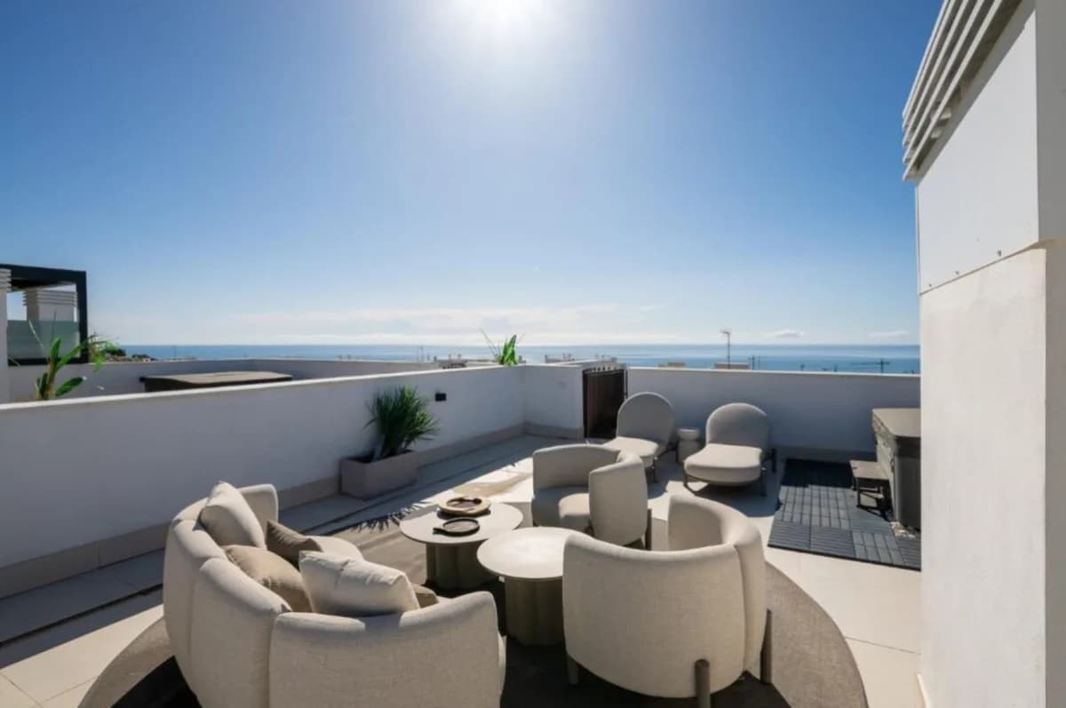 2 Bedroom Penthouse for Sale in Fuengirola, Málaga - Image 8