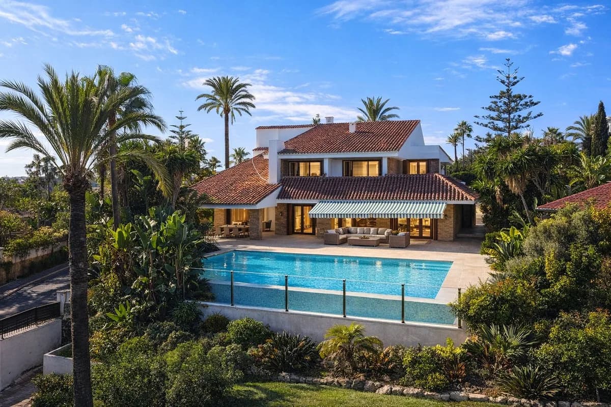 7 Bedroom Detached Villa for Sale in Puerto Banús, Málaga - Image 7