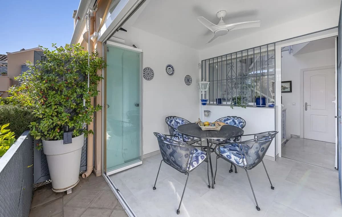 3 Bedroom Townhouse for Sale in Marbella, Málaga - Image 5