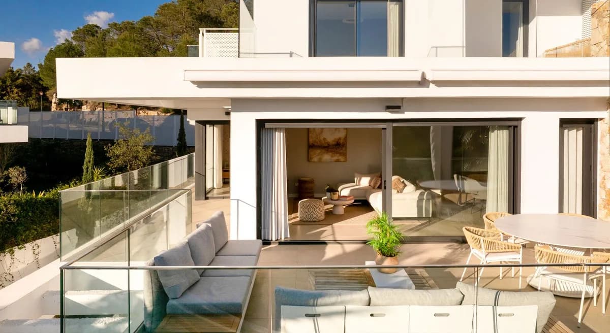 3 Bedroom Penthouse Duplex for Sale in Selwo, Málaga