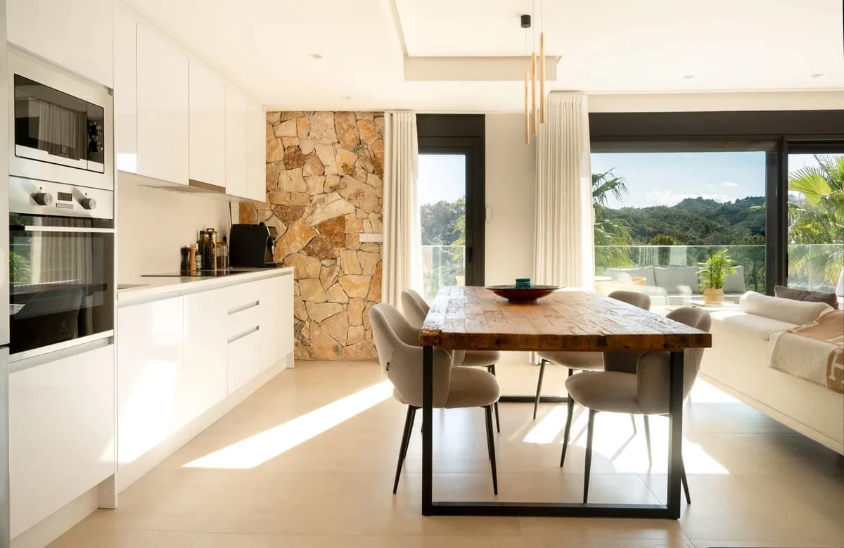 3 Bedroom Penthouse Duplex for Sale in Selwo, Málaga - Image 8