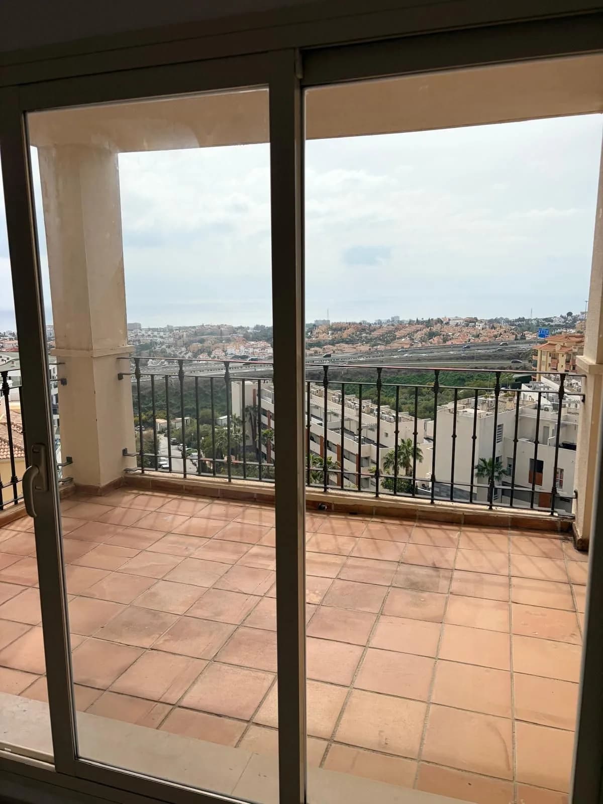 2 Bedroom Middle Floor Apartment for Sale in Mijas, Málaga - Image 7