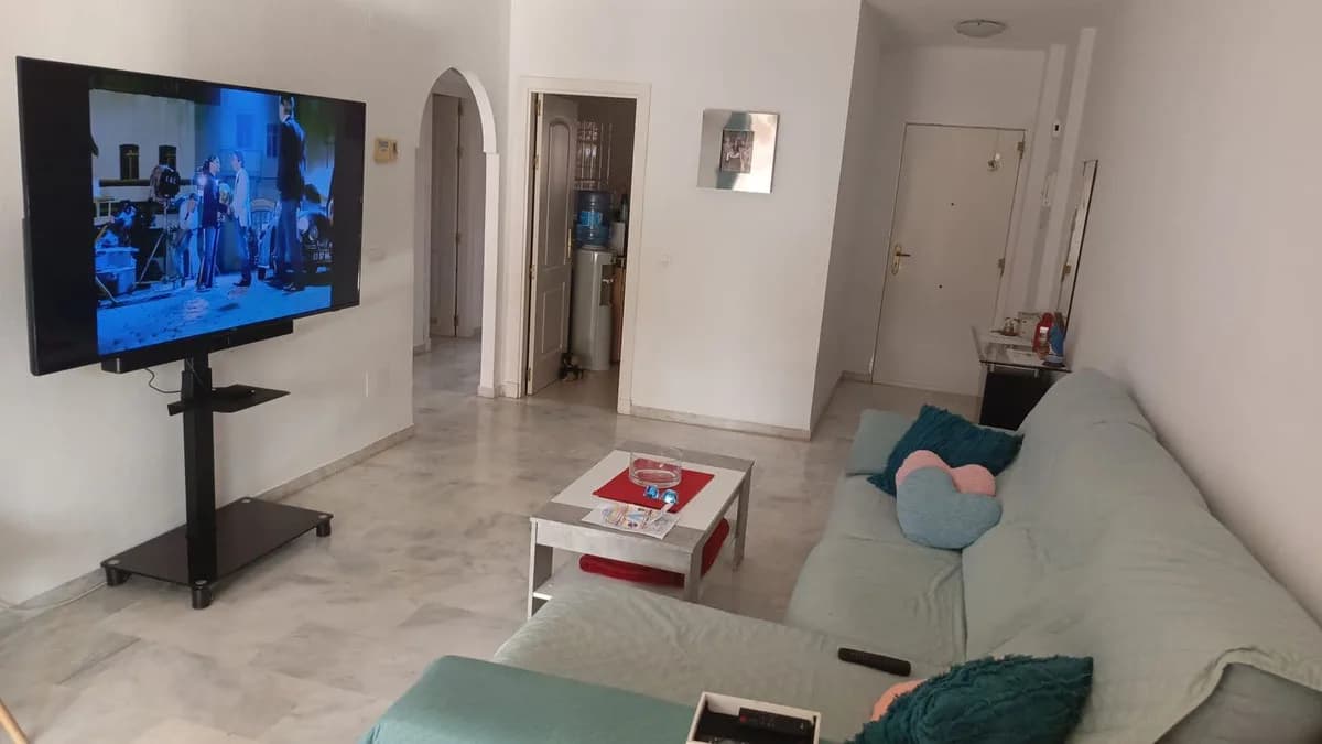 2 Bedroom Ground Floor Apartment for Sale in Marbella, Málaga - Image 3