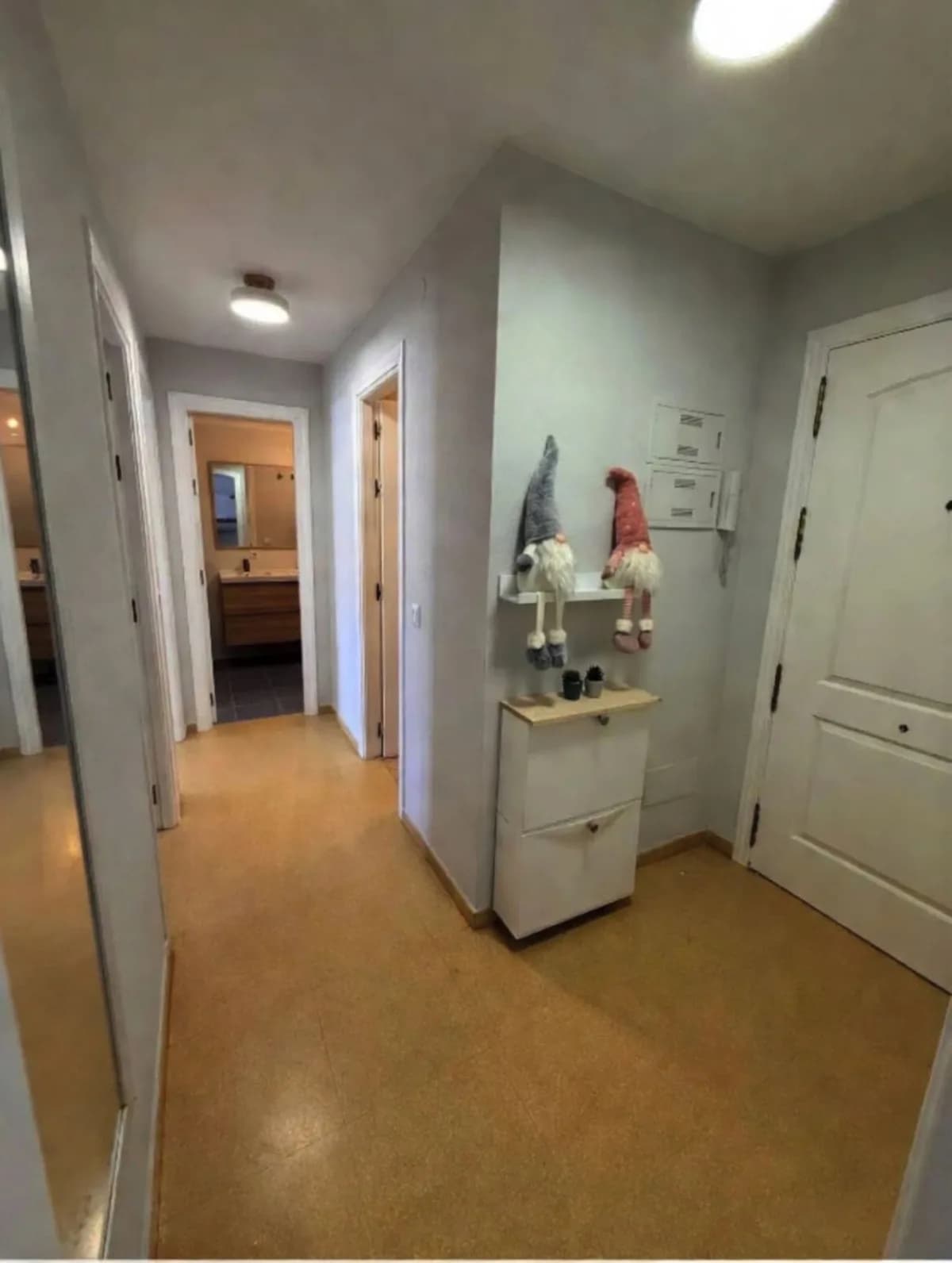 2 Bedroom Middle Floor Apartment for Sale in San Luis de Sabinillas, Málaga - Image 7
