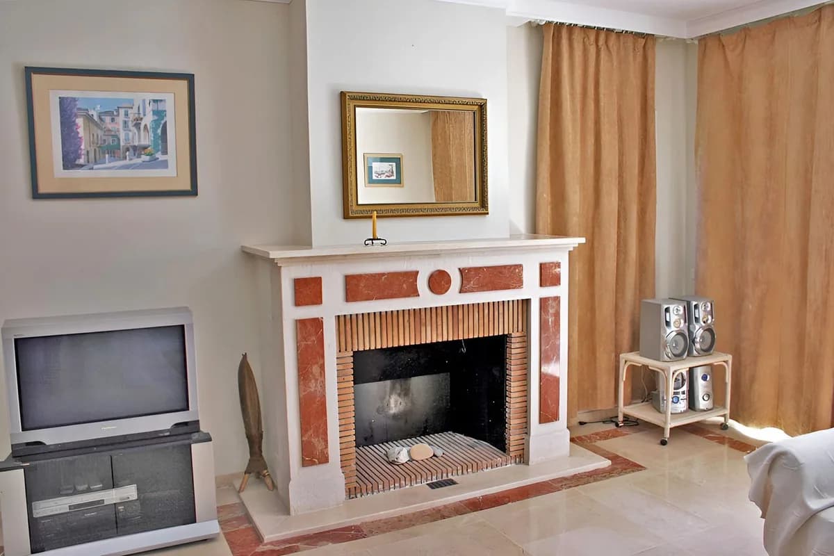 4 Bedroom Penthouse Duplex for Sale in New Golden Mile, Málaga - Image 4