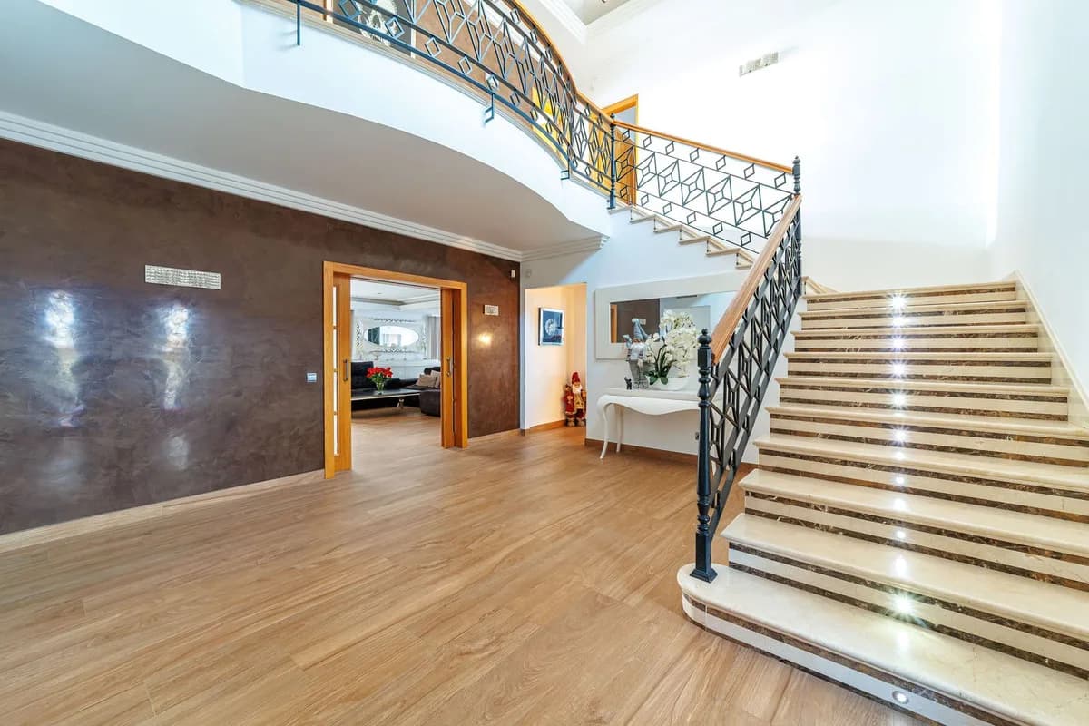 8 Bedroom Detached Villa for Sale in Marbella, Málaga - Image 4