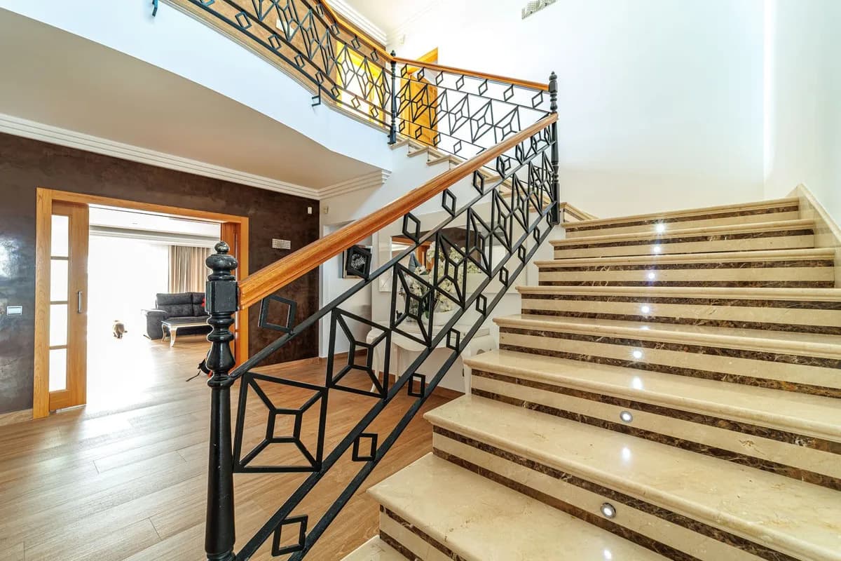 8 Bedroom Detached Villa for Sale in Marbella, Málaga - Image 8