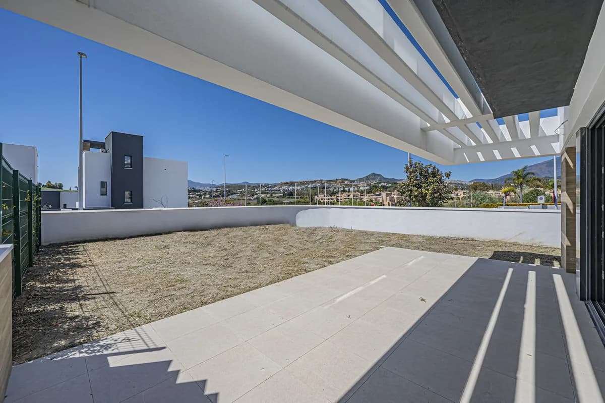 4 Bedroom Semi-Detached House for Sale in Atalaya, Málaga - Image 4