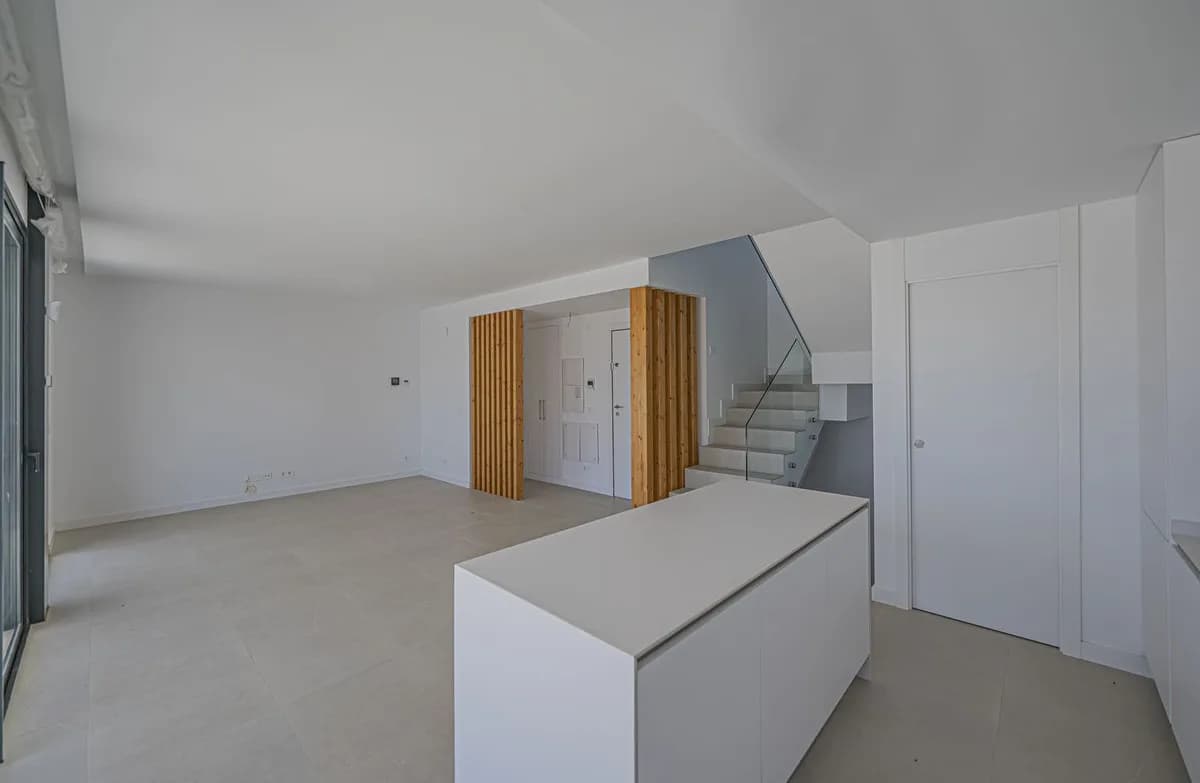 4 Bedroom Semi-Detached House for Sale in Atalaya, Málaga - Image 9
