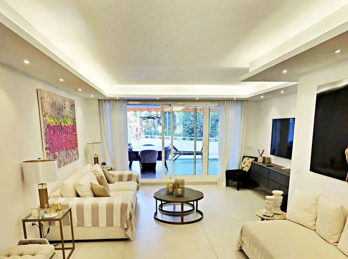 2 Bedroom Ground Floor Apartment for Sale in Puerto Banús, Málaga
