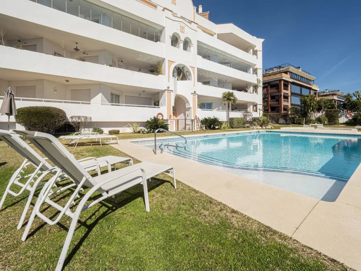 2 Bedroom Ground Floor Apartment for Sale in Puerto Banús, Málaga - Image 3
