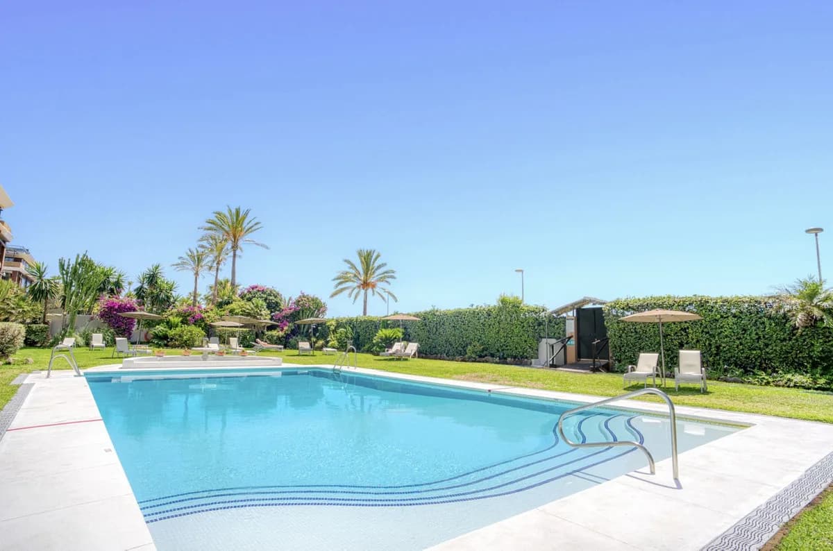 2 Bedroom Ground Floor Apartment for Sale in Puerto Banús, Málaga - Image 4