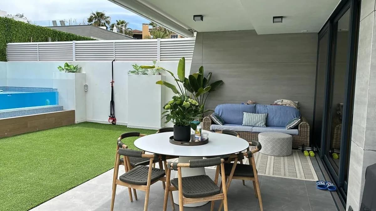 5 Bedroom Semi-Detached House for Sale in Puerto Banús, Málaga - Image 4