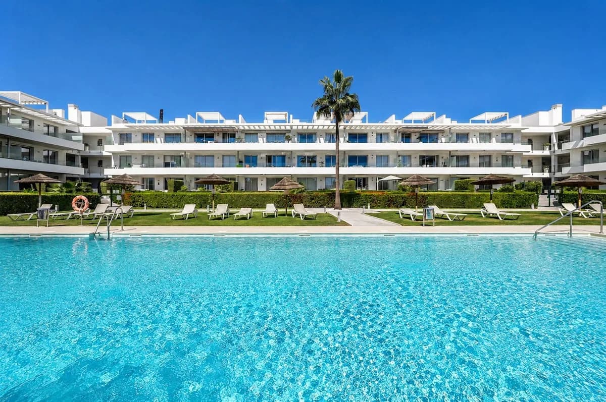 3 Bedroom Ground Floor Apartment for Sale in Bel Air, Málaga - Image 4
