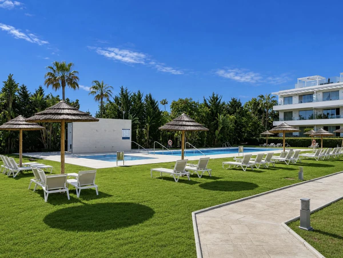 3 Bedroom Ground Floor Apartment for Sale in Bel Air, Málaga - Image 8