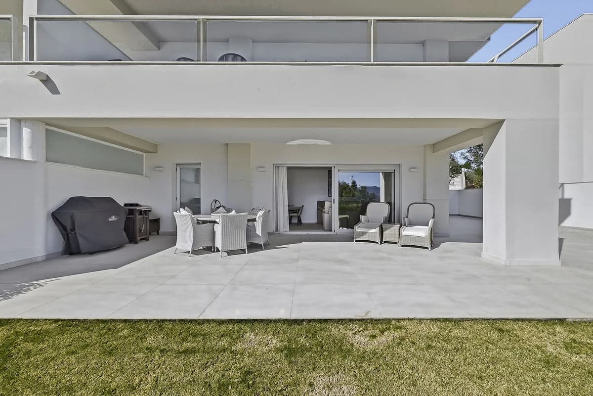 3 Bedroom Ground Floor Apartment for Sale in La Cala Golf, Málaga - Image 2