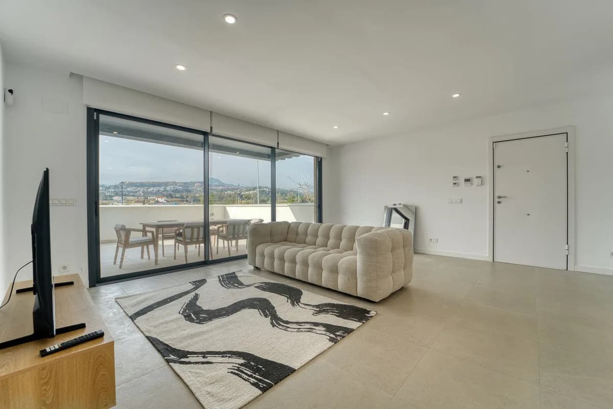 3 Bedroom Townhouse for Sale in Atalaya, Málaga - Image 3