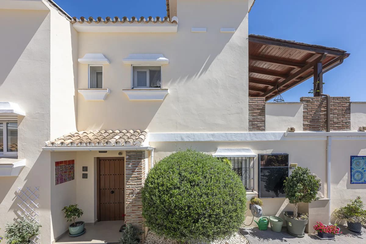 6 Bedroom Detached Villa for Sale in Estepona, Málaga - Image 7