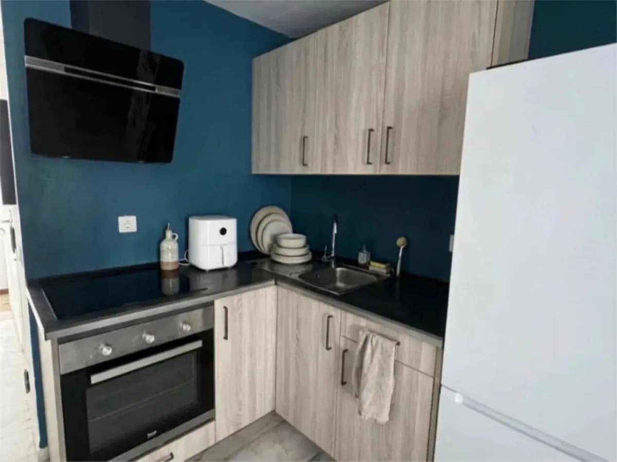 2 Bedroom Middle Floor Apartment for Sale in El Padron, Málaga - Image 4
