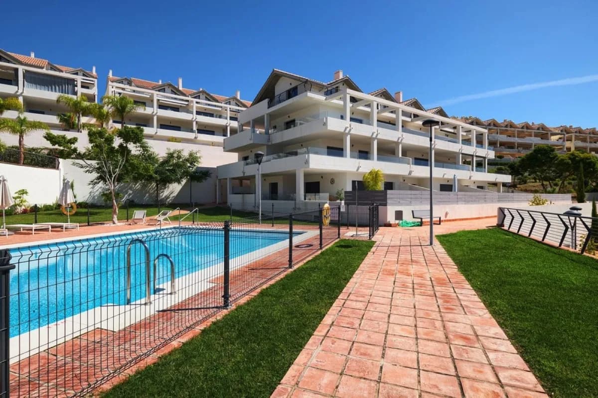 1 Bedroom Ground Floor Apartment for Sale in Selwo, Málaga