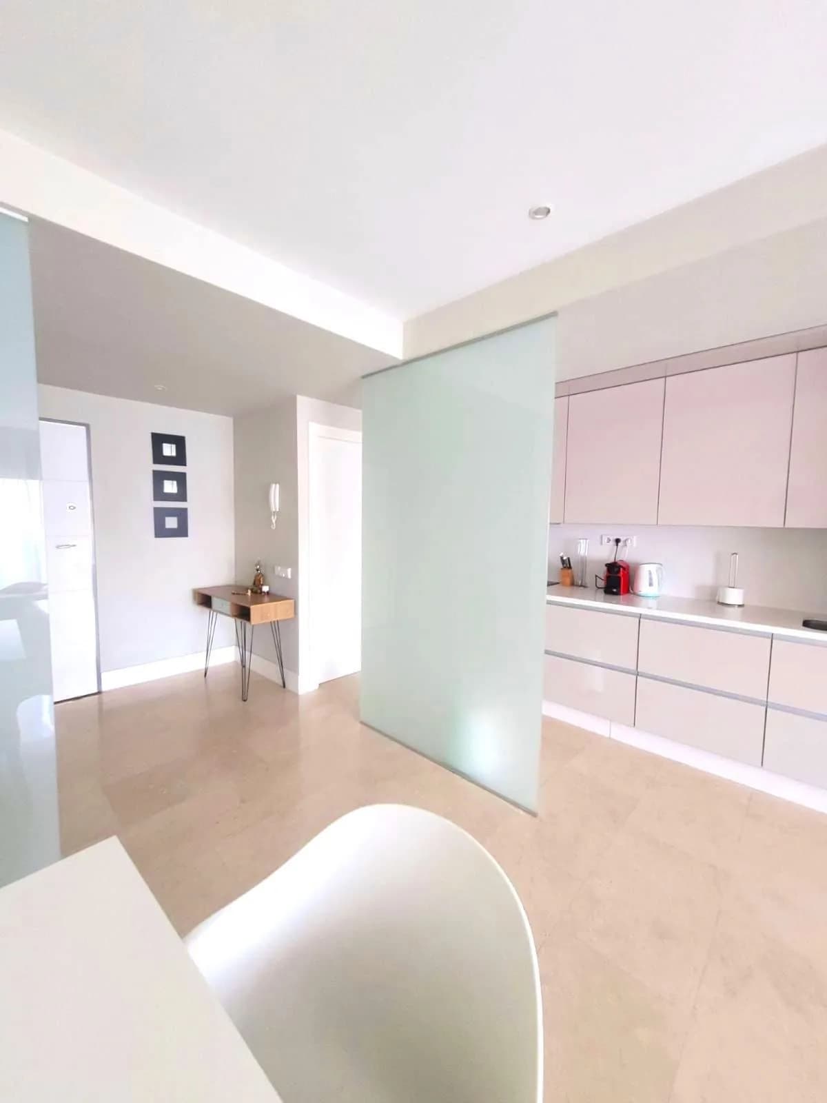 1 Bedroom Ground Floor Apartment for Sale in Selwo, Málaga - Image 5
