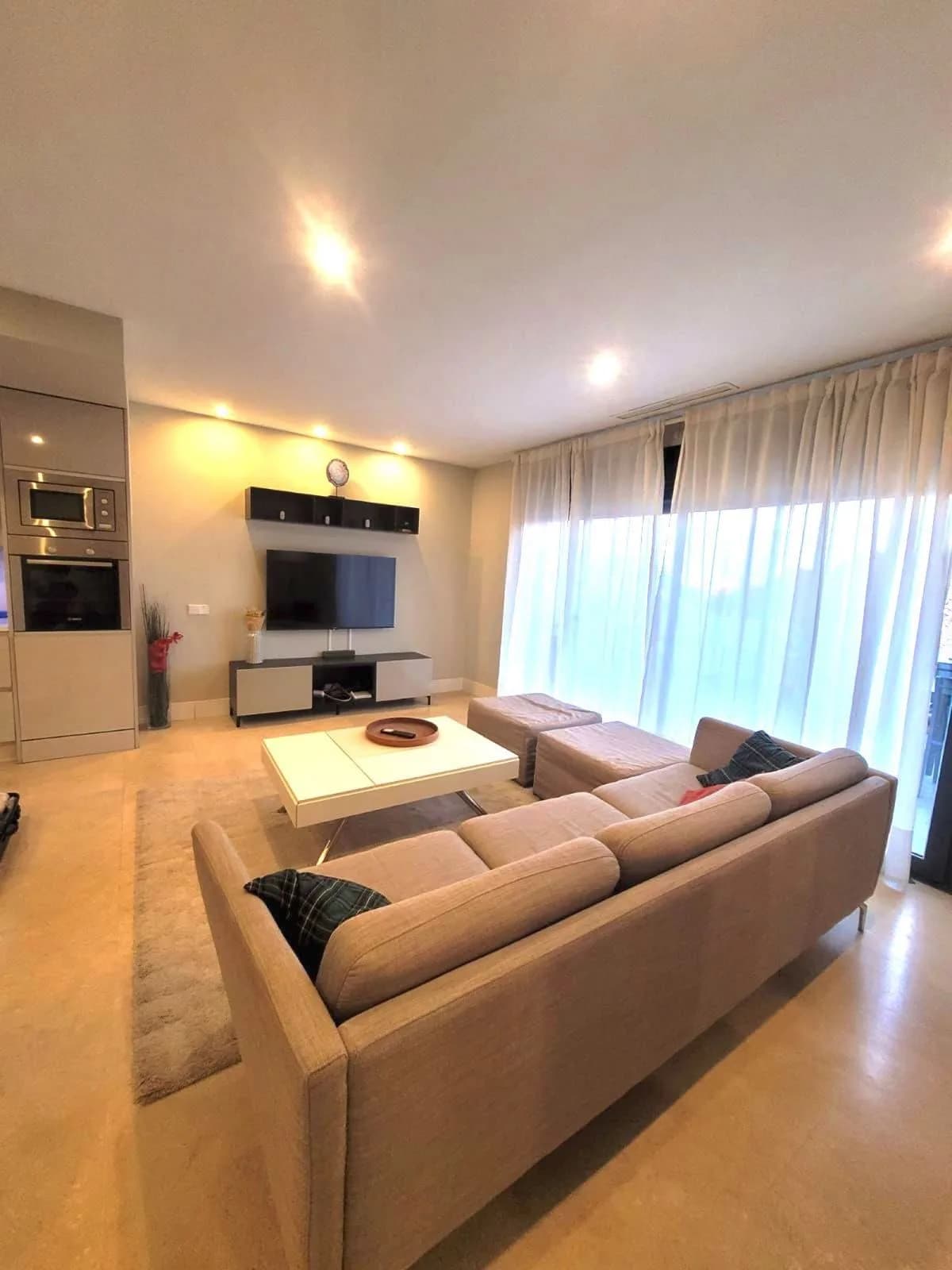 1 Bedroom Ground Floor Apartment for Sale in Selwo, Málaga - Image 9