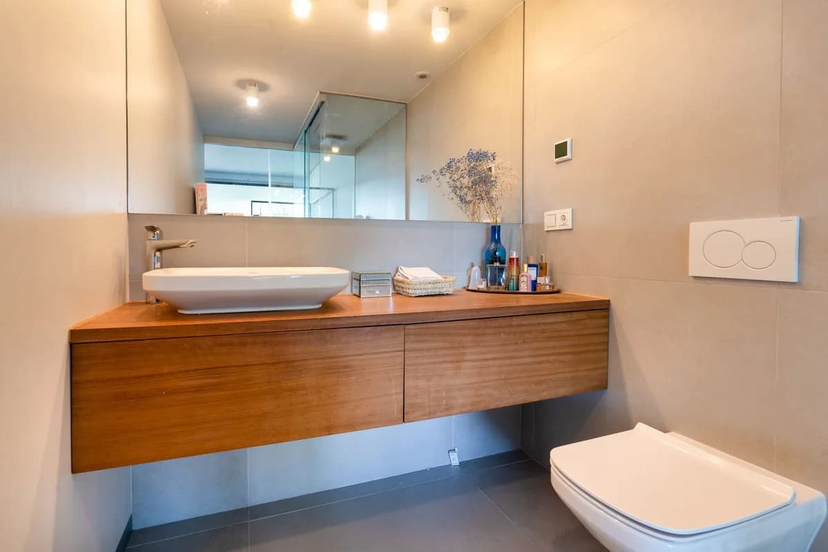2 Bedroom Middle Floor Apartment for Sale in Fuengirola, Málaga - Image 9
