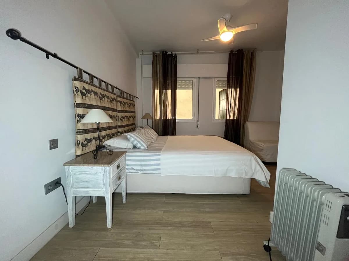 2 Bedroom Middle Floor Apartment for Sale in Estepona, Málaga - Image 7