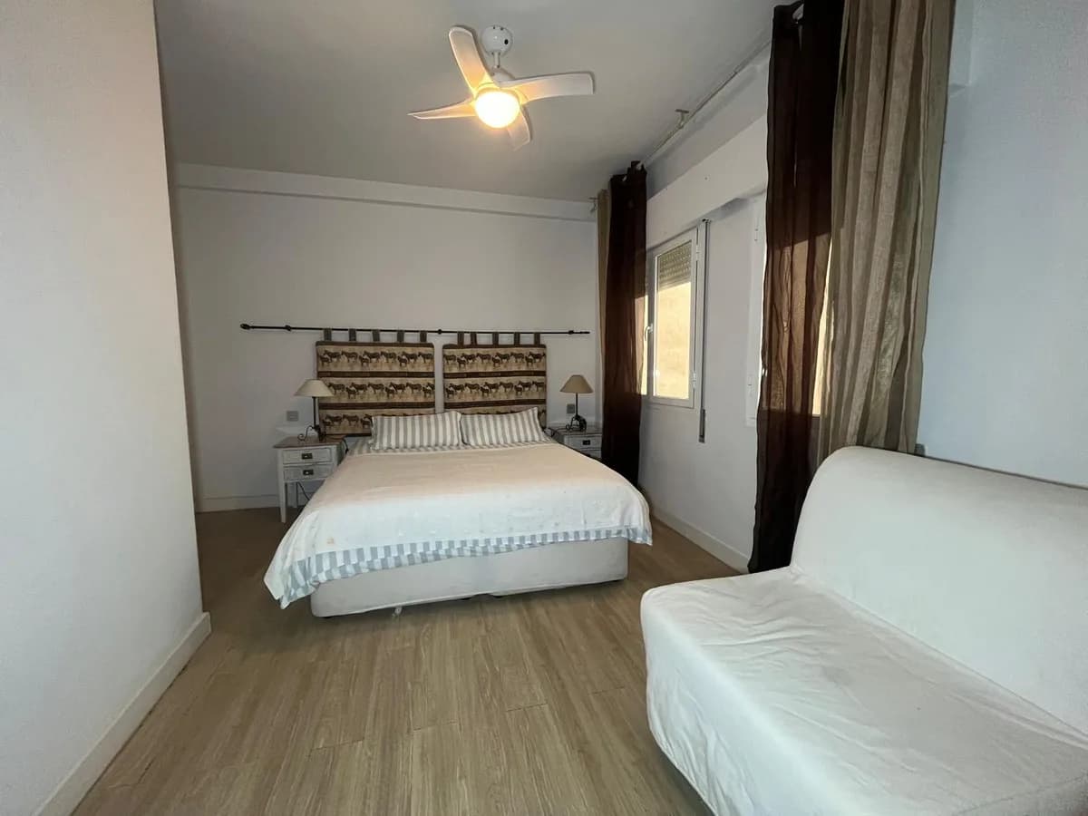 2 Bedroom Middle Floor Apartment for Sale in Estepona, Málaga - Image 8
