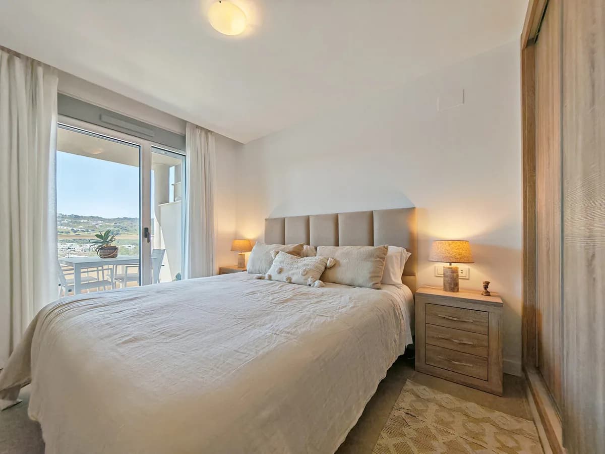 2 Bedroom Middle Floor Apartment for Sale in La Cala Golf, Málaga - Image 6