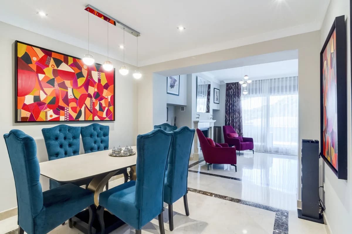 4 Bedroom Semi-Detached House for Sale in Estepona, Málaga - Image 5
