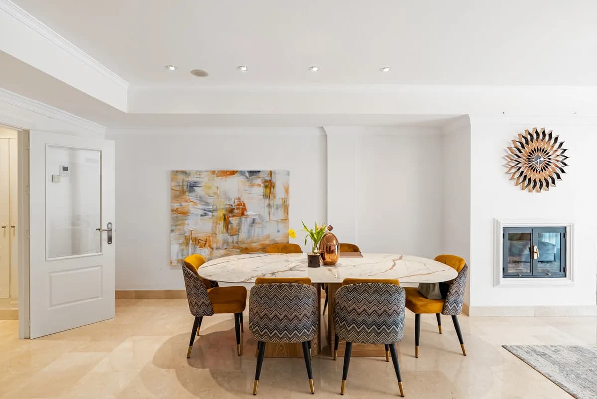 2 Bedroom Ground Floor Apartment for Sale in The Golden Mile, Málaga - Image 3