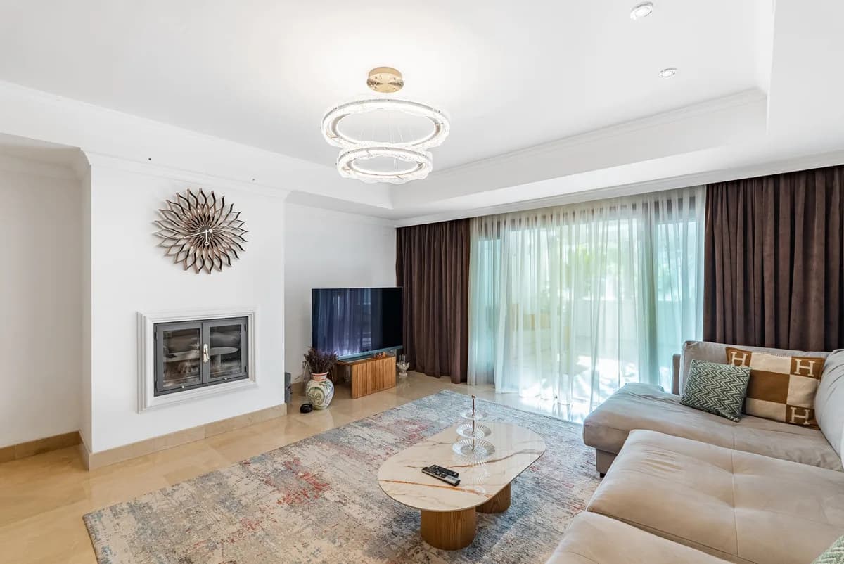 2 Bedroom Ground Floor Apartment for Sale in The Golden Mile, Málaga - Image 6