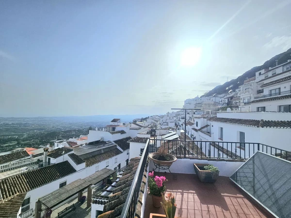 2 Bedroom Semi-Detached House for Sale in Mijas, Málaga