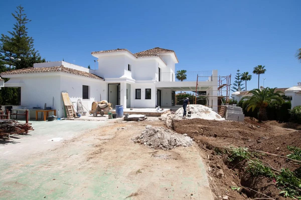 4 Bedroom Detached Villa for Sale in Elviria, Málaga