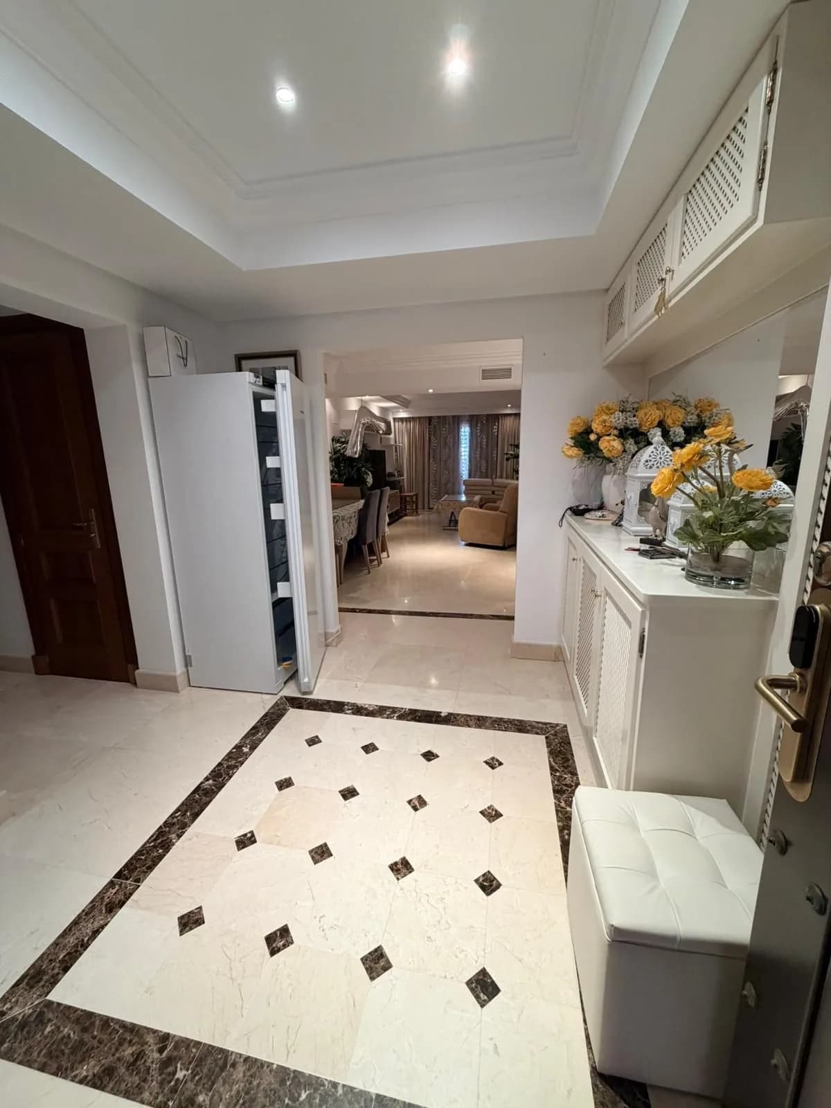3 Bedroom Ground Floor Apartment for Sale in New Golden Mile, Málaga - Image 8