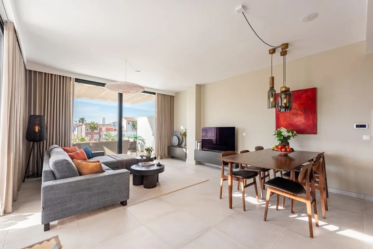 3 Bedroom Penthouse for Sale in El Paraiso, Málaga